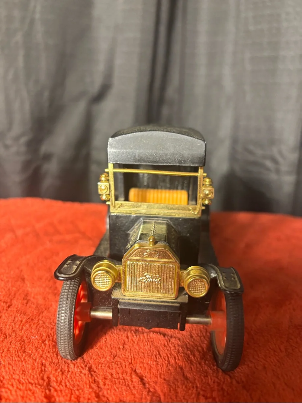 ERTL 1913 Model T Bank -Black and Red Vintage-Style
